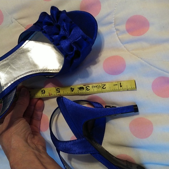 Fioni Night ladies size 8 platform heels blue satin - Picture 9 of 10